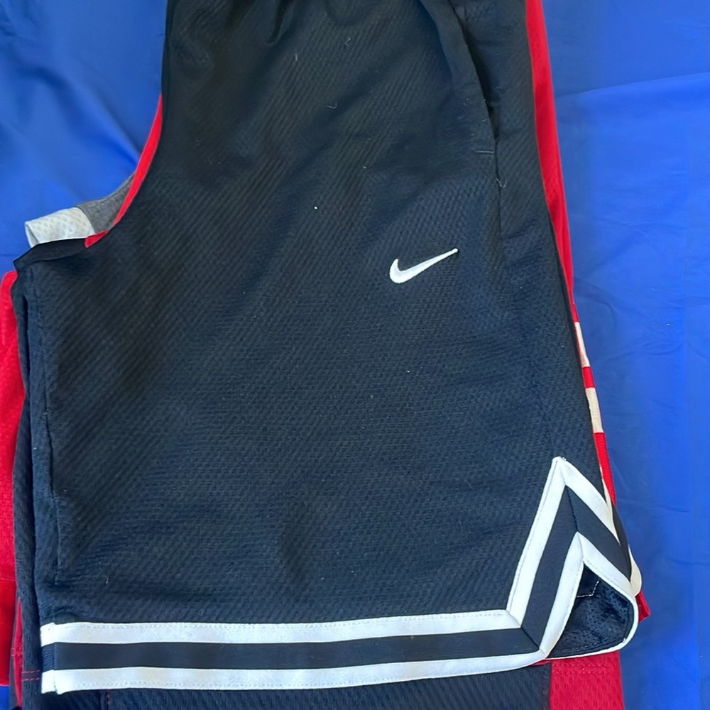 Nike basketball shorts for boys L - Picture 5 of 6